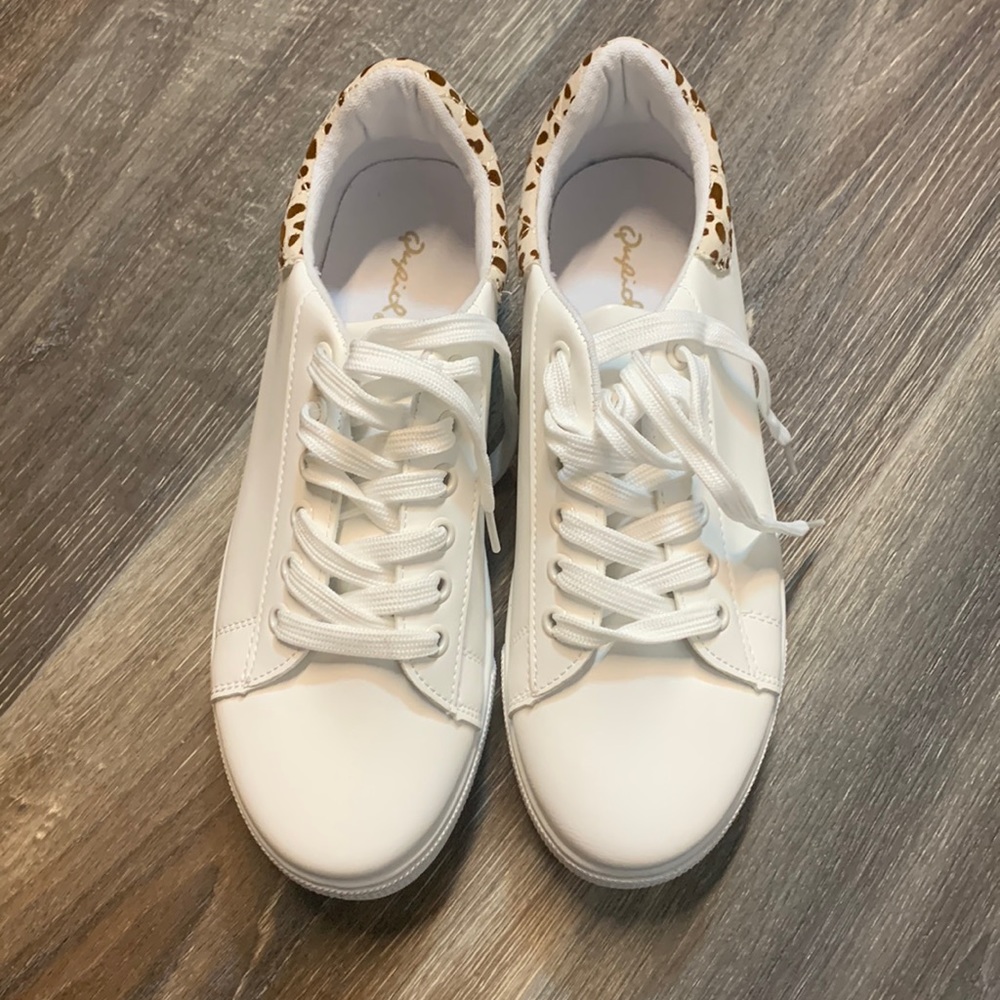 Qupid  tennis shoes  white and brown  size 7